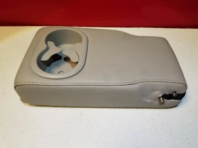 05 06 07 DODGE MAGNUM RT REPOSABRAZOS ASIENTO TRASERO REPOSABRAZOS OEM Foto 1 de 4