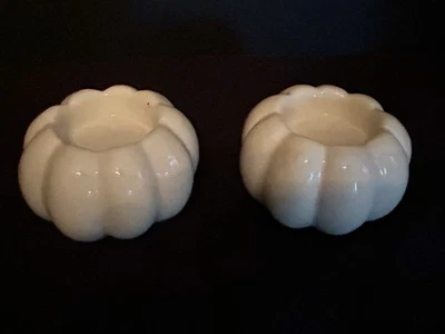 Candelabros de calabaza blancos de cerámica pieza de acento de decoración estilo granja Foto 1 de 3