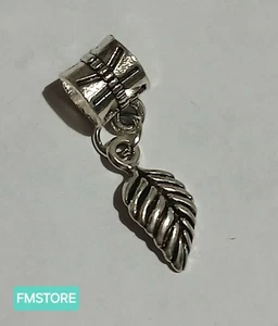 Charm Ciondolo Penfente Per Bracciale in Acciaio Tono Argento Silver Piuma  - Foto 1 di 2