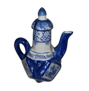 Two’s Company Canton Collection Tall Blue White Teapot 7.5"x5.5" - China Decor - Picture 1 of 7