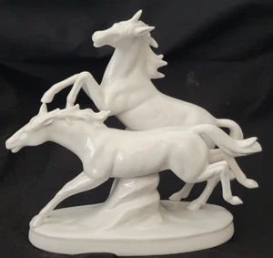 Vintage MCM Carl Scheidig Germany White Porcelain Wild Horses Statue 7.5" H x 8" - Picture 1 of 12