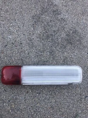 95 -06 Silverado Sierra Door Panel Courtesy Light Driver Escalade Tahoe Yukon - Image 1 of 4