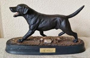 GROSSER BESWICK MATT GLASIERTER "DER LABRADOR" MIT KERAMIKSOCKEL - Bild 1 von 13