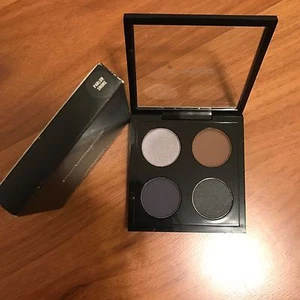 BNIB, MAC Eyeshadow Quad "PARLOR SMOKE", Discontinued, Rare, HTF - Picture 1 of 3