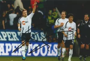 FOTO DE ACCIÓN 6x4 firmada por Ivan Klasnic Bolton & Croacia + certificado de autenticidad - Imagen 1 de 1