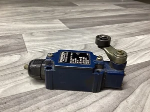 SCHMERSAL Wyłącznik krańcowy T4VH335-11Z-M20 #103N4 - Zdjęcie 1 z 3