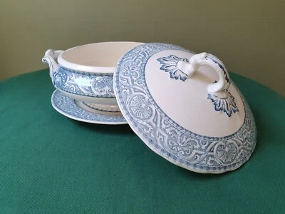 Faïence CREIL & MONTEREAU Terre de Fer "Henri II"  XIX ème Légumier sur Assiette - Photo 1/4