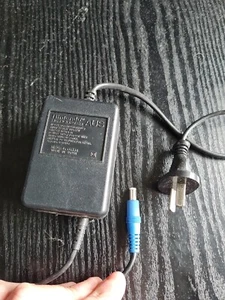 Offizieller Super Nintendo AUS 2 PIN Adapter Netz Netzteil PSU SNES - Bild 1 von 4