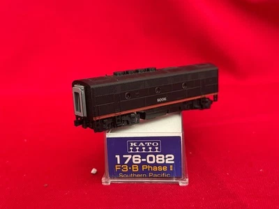 Kato N Scale Southern Pacific EMD F3-B Diesel Black Widow #176-082 - Image 1 of 4