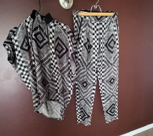 Unique find!! 2 Piece L.A.M.B Geometric Pant & Top Set. Pre owned In Great Cond. - Picture 1 of 22