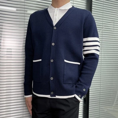 Thom Browne Hombre/Mujer Nuevo Otoño Clásico Tejido Cuello en V Cárdigan Chaqueta Foto 1 de 4