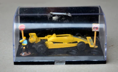 MODELLINO MACCHININA FORMULA 1 VINTAGE ANNI '70 CON TECA IN PLASTICA - Immagine 1 di 2