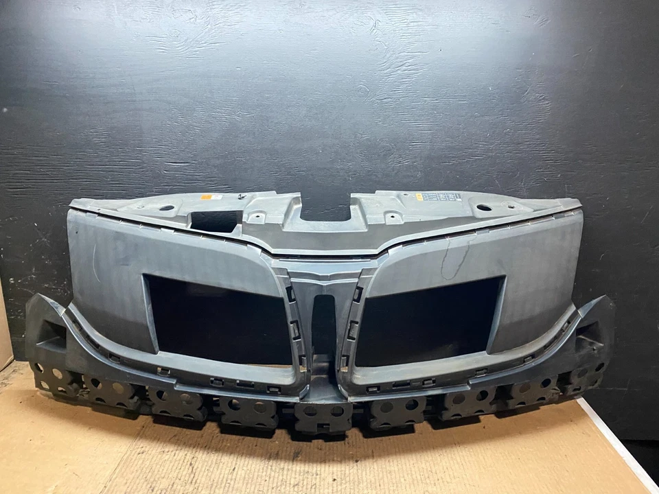 2013 to 2016 Lincoln MKT Grill Grille Support Panel G2868 PS - Image 1 of 4