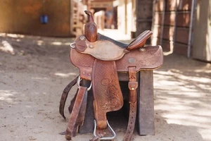 Used 13.5" Molly Powell Xtreme Series Barrel Racing Saddle By Reinsman - Picture 1 of 8