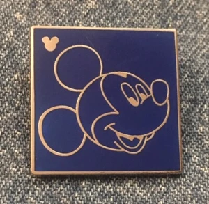 Pin de Mickey Mouse ~ Esquemas de personajes de Disney ~ Colección de cordones ocultos de Mickey - Imagen 1 de 2