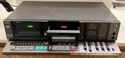 Aiwa WX-220 stereo doppia cassetta deck Wx220 AD-WX220U made in Japan - Immagine 1 di 4