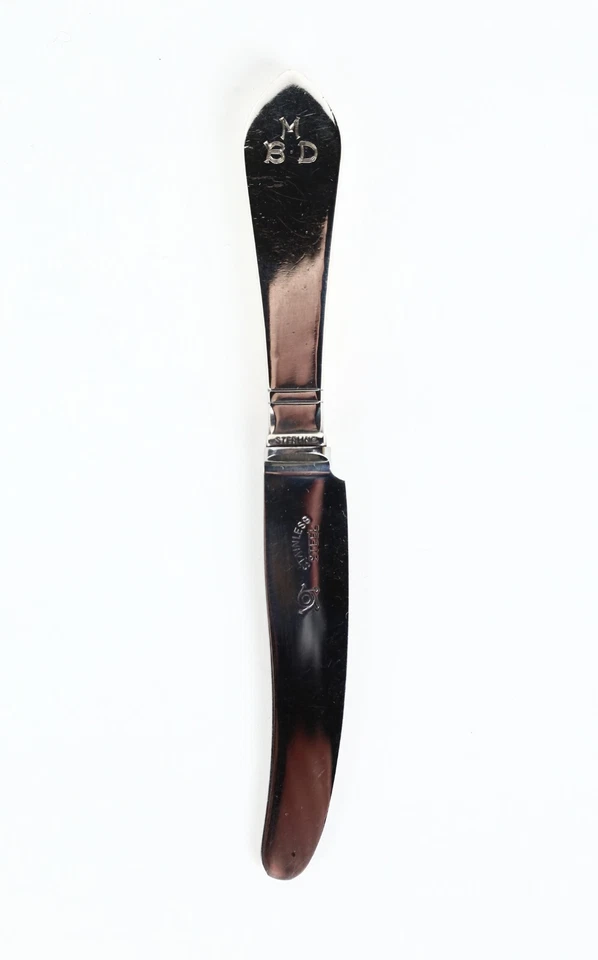 Cuchillo infantil Georg Jensen plata esterlina patrón continental con monograma Foto 1 de 3