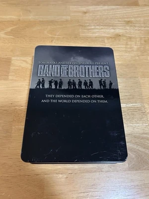 HBO Complete 6-Disc DVD Set of Series Band of Brothers Tin Case Foto 1 de 4