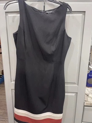 Vestido Casa Blanca Mercado Negro Talla 2 WHBM Carrera Funda Rayas Dobladillo Rojo Tostado Foto 1 de 4