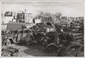 Foto, vista de un cementerio de coches en Francia (MJ-60)1027 - Imagen 1 de 2