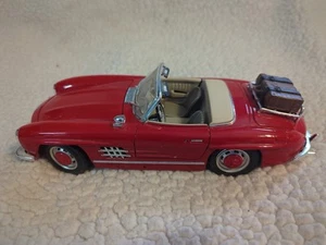 Bburago Mercedes Benz Red 300 SL Roadster W/ Luggage Rack 1:18 - Rare - Picture 1 of 9