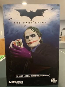 DC Direct THE JOKER El Caballero Oscuro Figura Muñeca Libro de Salud Nuevo en Caja Raro - Imagen 1 de 9