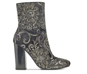 GUESS Women's Lovebug ankle boots (BRAND NEW) - Size: 9 - (AUTHENTIC) RRP$249.95 - Picture 1 of 9