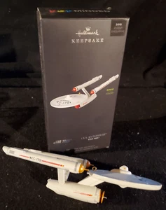 STAR TREK: ISS ENTERPRISE - Esclusivo evento 2019 Hallmark Magic Sound Ornamento - Foto 1 di 8