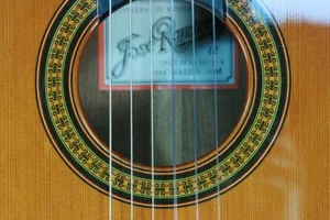 Jose Ramirez 1E 2001 Classical Guitar - Picture 1 of 6