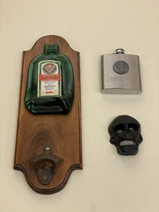 Jagermeister Apribottiglie Fuso, Apribottiglie Teschio in Metallo e Fiaschetta  - Foto 1 di 10