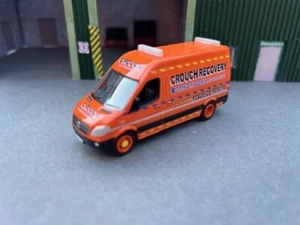 OO Gauge Oxford 1:76 76MSV011 Mercedes Sprinter Van Crouch Recovery lightbar - Picture 1 of 5