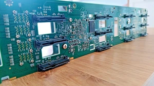 Supermicro BPN-SAS3-826EL1 SAS3 12x 3.5" SAS/SATA Backplane für CSE-826 REV 1.01 - Bild 1 von 13