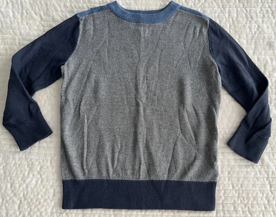 Boy's cotton sweater Gray Baby Gap Size 4T 5 - Image 1 of 1