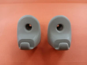 1999 – 2006 2007 CLASSIC CHEVY SILVERADO SUN VISOR CLIPS MEDIUM BEIGE SET - Bild 1 von 2