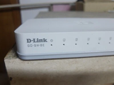 HUB D-Link 7porte rete lan bianco - Immagine 1 di 4