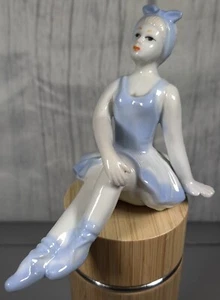 Ballerina figurine in blue and white porcelain. Bow in hair. Vintage Replacement - Picture 1 of 7