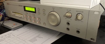 Akai S 2000 - Bild 1 von 2