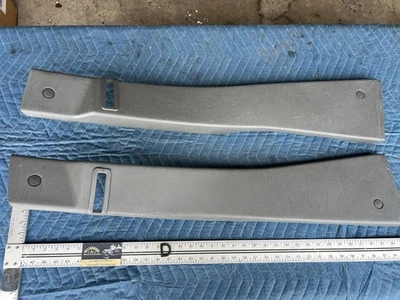 Volvo 740 940 1989-1995 sedán derecho e izquierdo pilar B par gris OEM #3672EM Foto 1 de 4