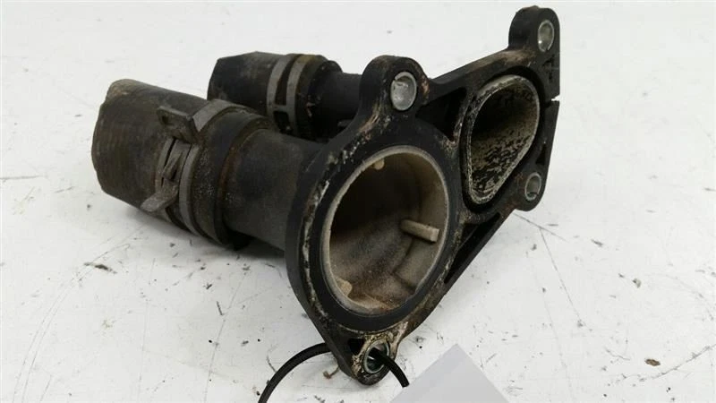 Soporte de montaje de carcasa termostato Ford Fiesta OEM 2011 2012 2013 2014 2015 Foto 1 de 4