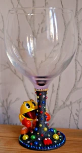 Pac Man - Handmade Large Glitter Gin Glass - Picture 1 of 4
