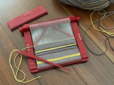 Pocket Loom Weaving Kit 4"x4" 12-dent - Image 1 of 4
