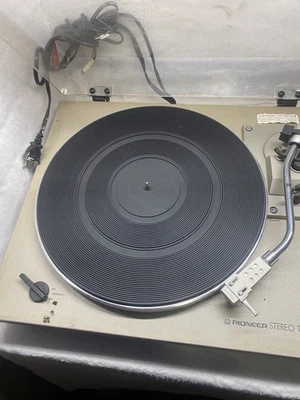 TOCADISCOS PIONEER PL-512 TRANSMISIÓN POR CORREA Foto 1 de 3