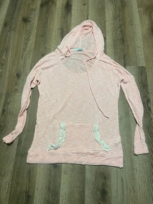 Maurices 连帽衫,女式小号,粉色白色,套衫,蕾丝口袋 — 第 1/4 张图片