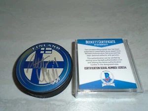 Disco de Hockey Antti Niemi Firmado Equipo Finlandia Autografiado Beckett BAJO AUTENTICIDAD 1A - Imagen 1 de 4