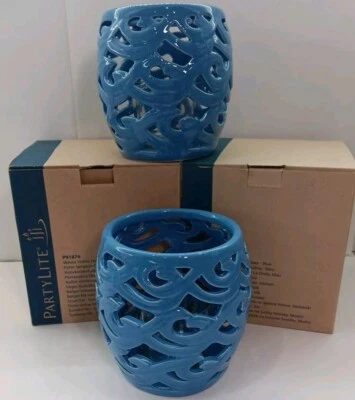 PartyLite Waves Votive Candle Holders - Blue P91876 Set of 2 Ceramic & Glass - Imagem 1 de 4