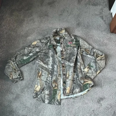 Under Armour All Season Gear Fitted Button Down Camouflage Hunting Top SIZE M - Image 1 of 4