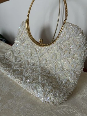 Bolso de Noche Vintage Años 60 Marfil Blanco Cuentas a Mano Lentejuelas Bolso Tono Dorado Mango Foto 1 de 4