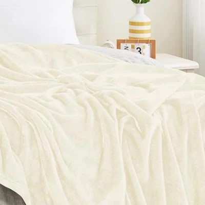 Cozy Lightweight Coral Fleece Blanket for Yoga Travel and Couch Use 100x150 CM - image 1 of 4