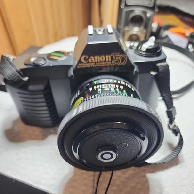 CANON T50 35mm camera + 28-105 mm lens + 2 lens - Image 1 of 4