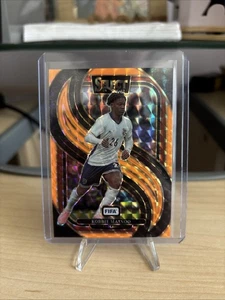 2024-25 Panini Select FIFA #165 Kobbie Mainoo Naranja Fluorescente #/125 - Imagen 1 de 2